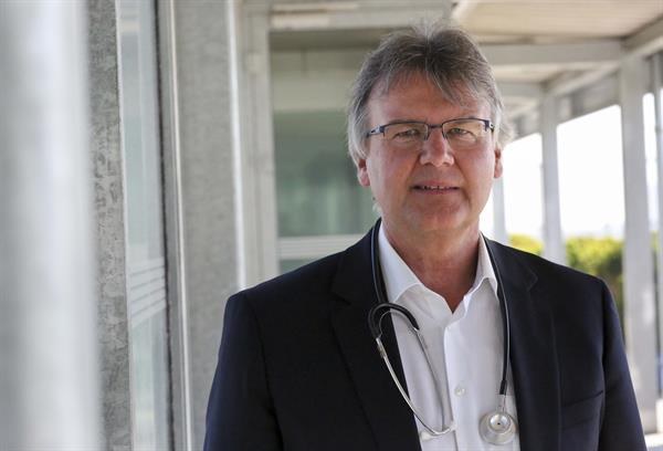 Dr. Peter Kritscher